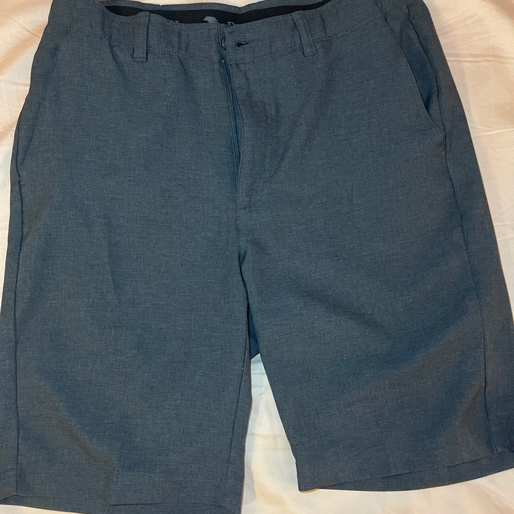Men’s size 32 pebble beach dry-luxe shorts